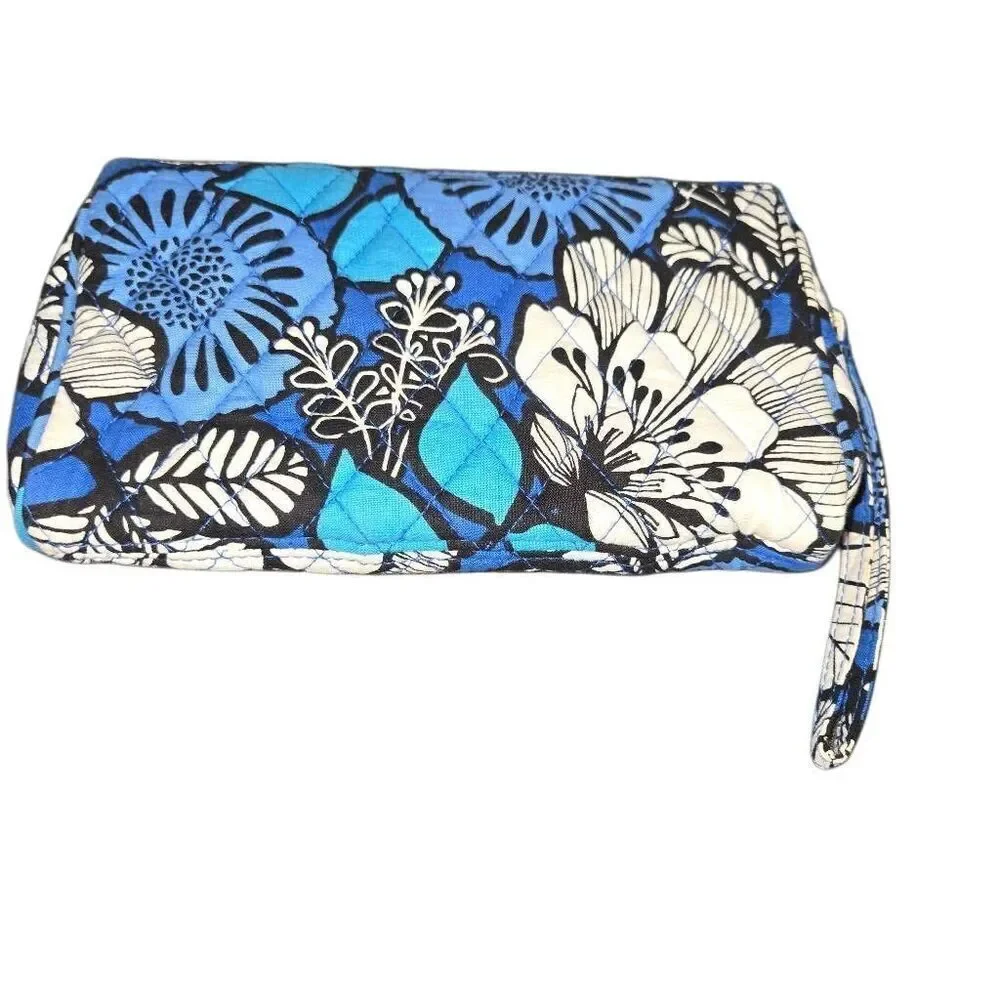 Vera Bradley Pushlock Wristlet Blue Bayou Floral Quilted Purse